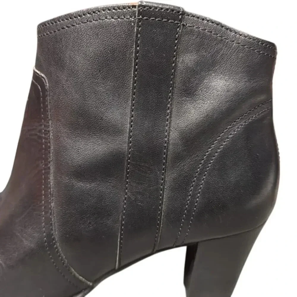 Women's LL Bean Black Ankle Boot Signature Leather Side Zip Heel Booties Size 8M